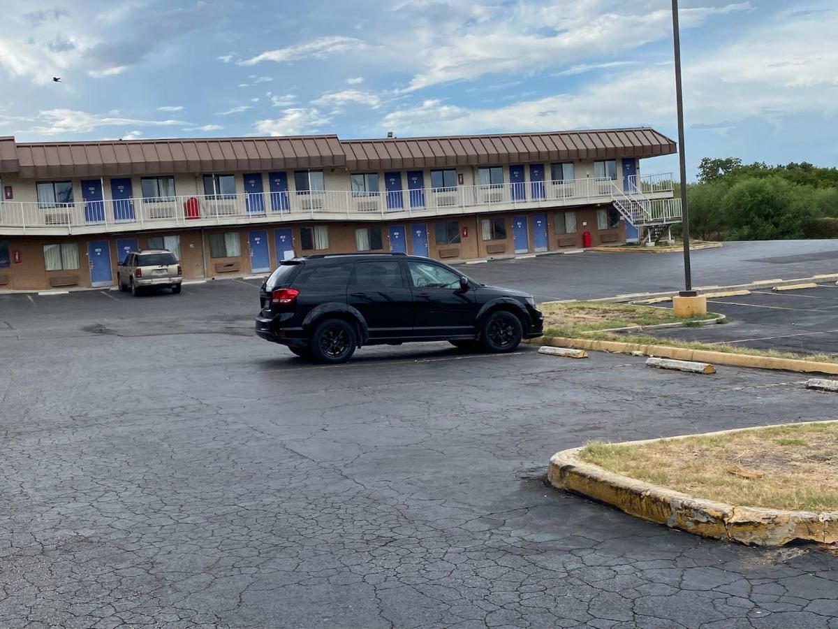 Travelodge By Wyndham San Antonio Lackland Afb North Exterior foto