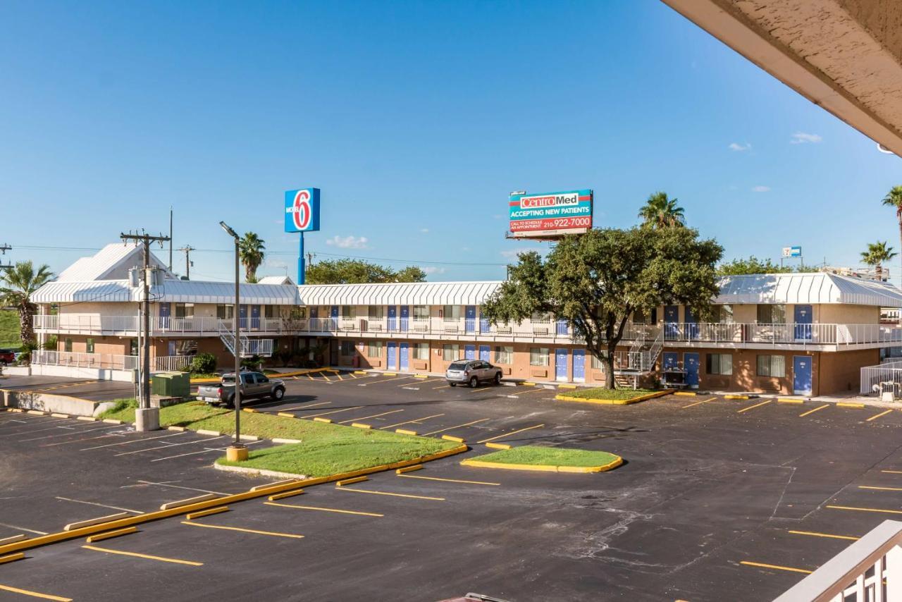 Travelodge By Wyndham San Antonio Lackland Afb North Exterior foto